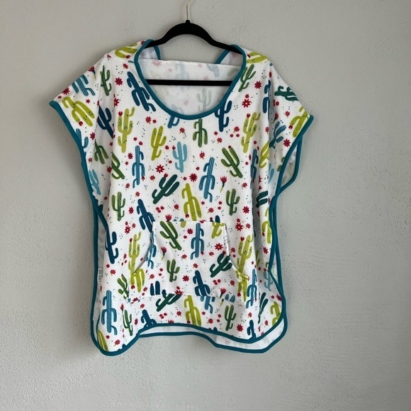 SAFDIE White Green Cacti Hooded Beach Towel - Picture 2 of 7